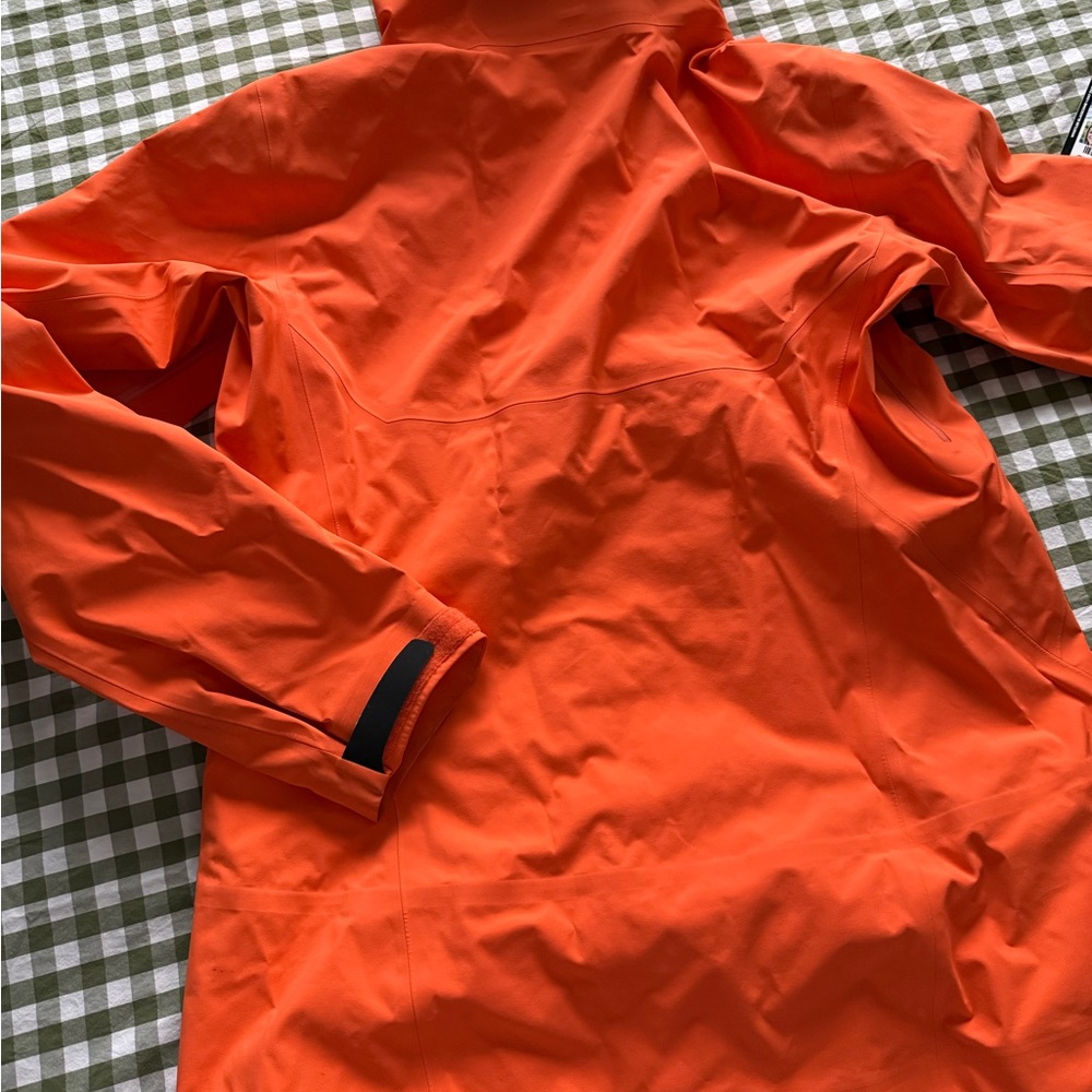 Arc’teryx Women’s Sentinel AR Gore-Tex Ski Shell — Medium - Picture 7 of 9